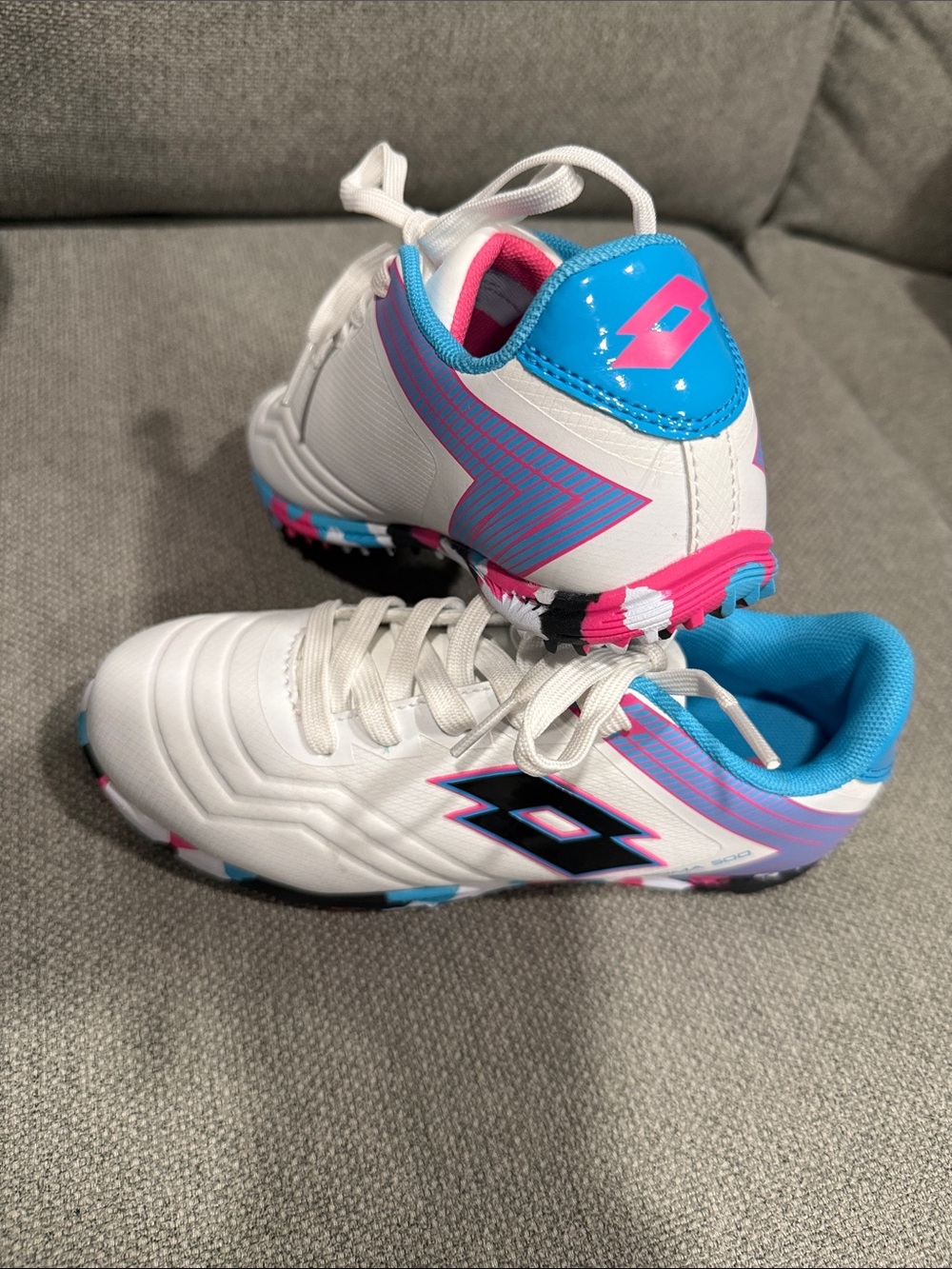 LOTTO Kids 1.5 Indoor Soccer Shoes